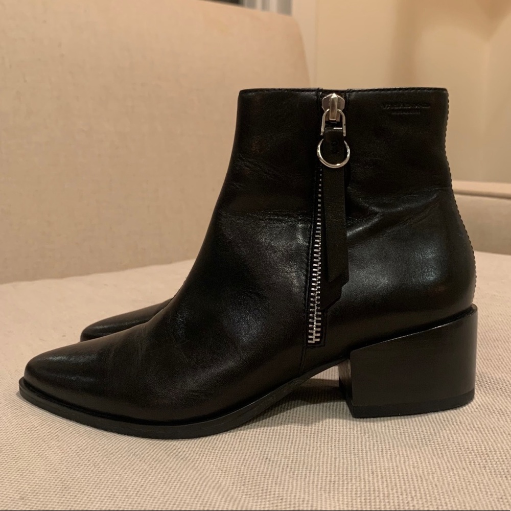 Vagabond Black Leather Marja Booties